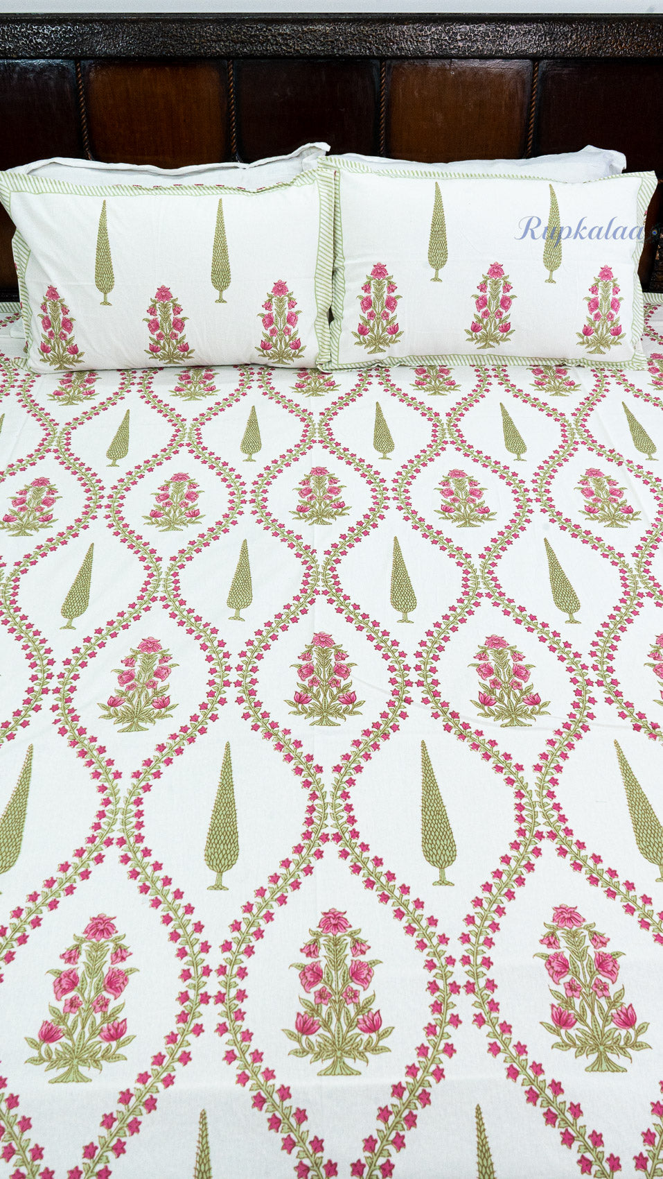 Bare Bloom Thick Cotton Bedsheet with Two Pillow Covers