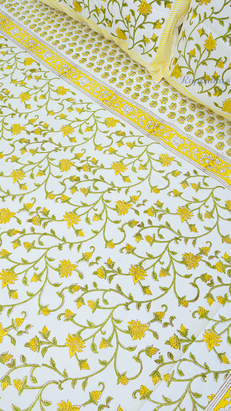 Summer Meadow Thick Cotton Bedsheet with Two Pillow Covers