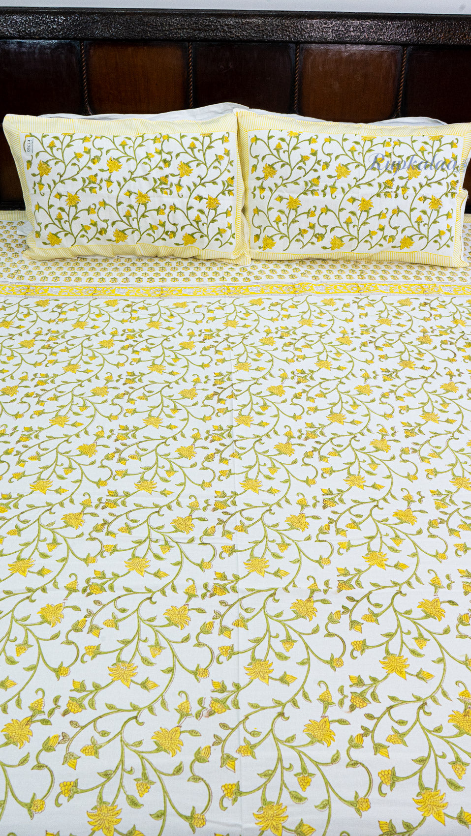 Summer Meadow Thick Cotton Bedsheet with Two Pillow Covers