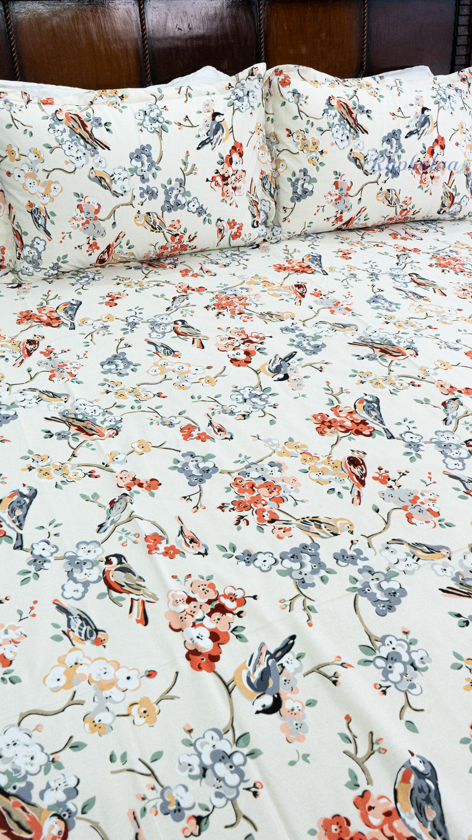 Sugandha Thick Cotton Bedsheet with Two Pillow Covers