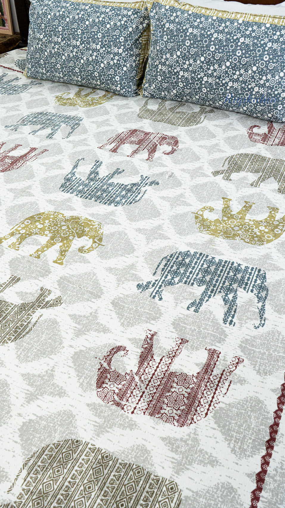 Gajraj Garden Cotton Bedsheet with Two Pillow Covers