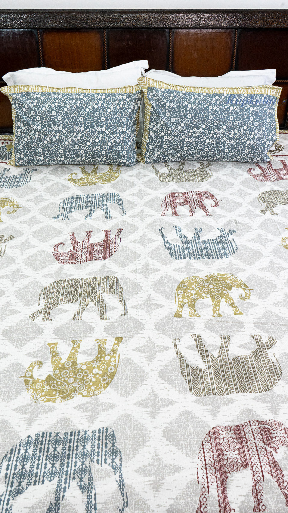 Gajraj Garden Cotton Bedsheet with Two Pillow Covers