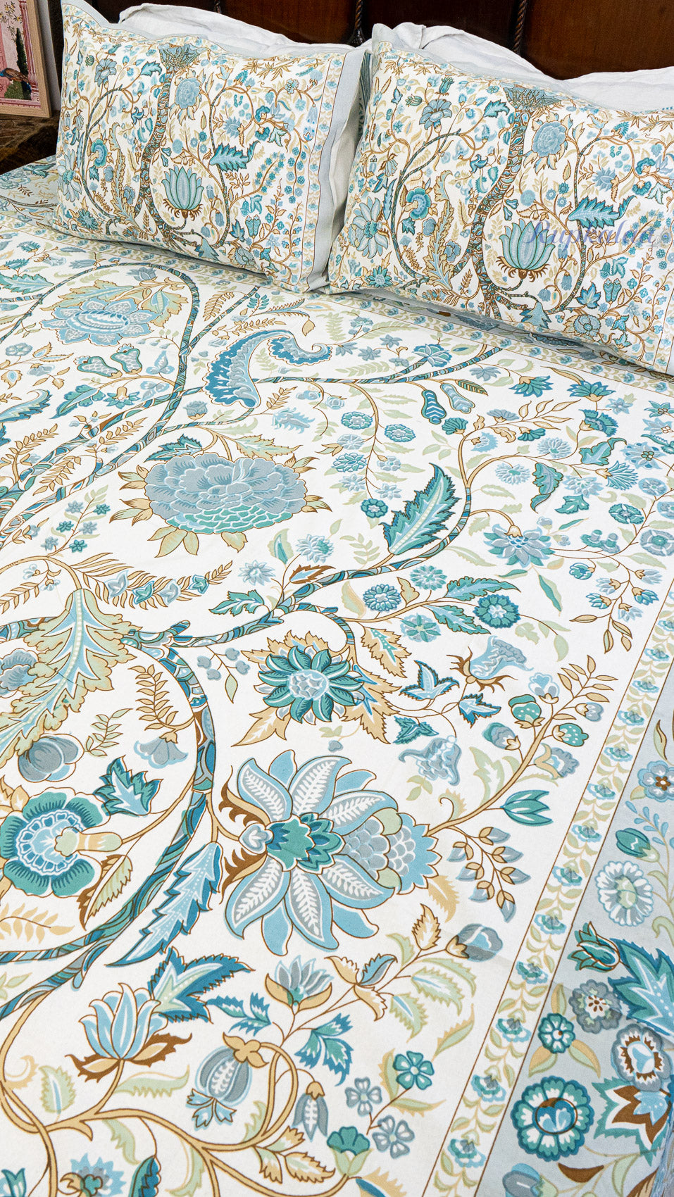 Padma Chhaya Cotton Bedsheet with Two Pillow Covers