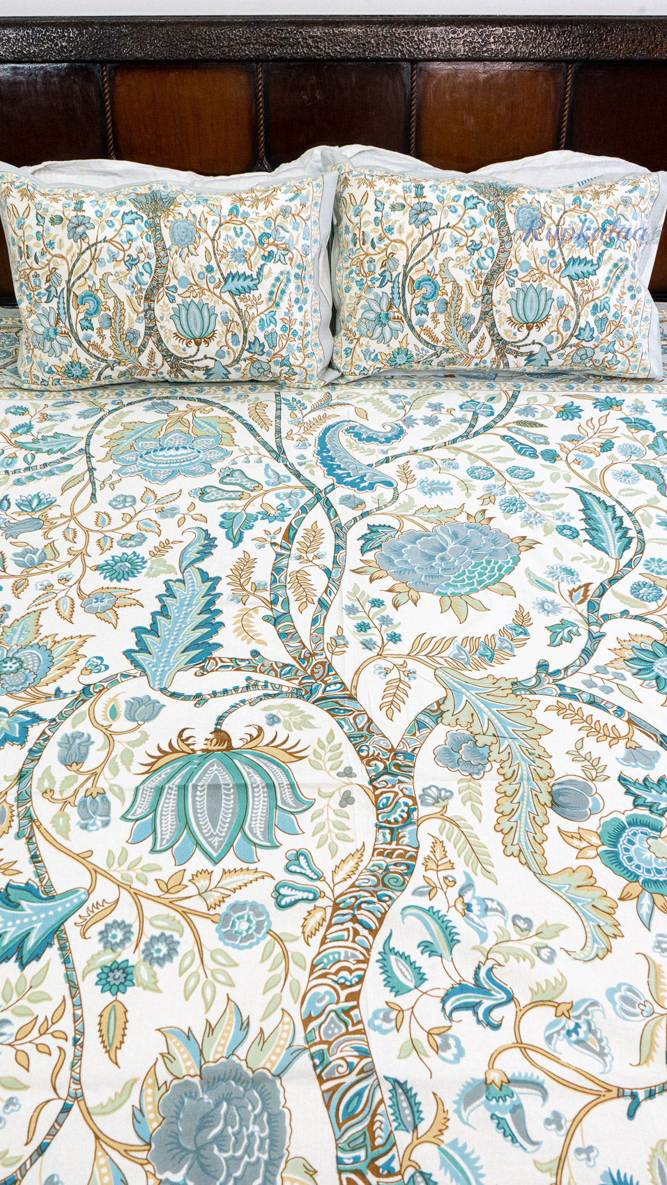 Padma Chhaya Cotton Bedsheet with Two Pillow Covers