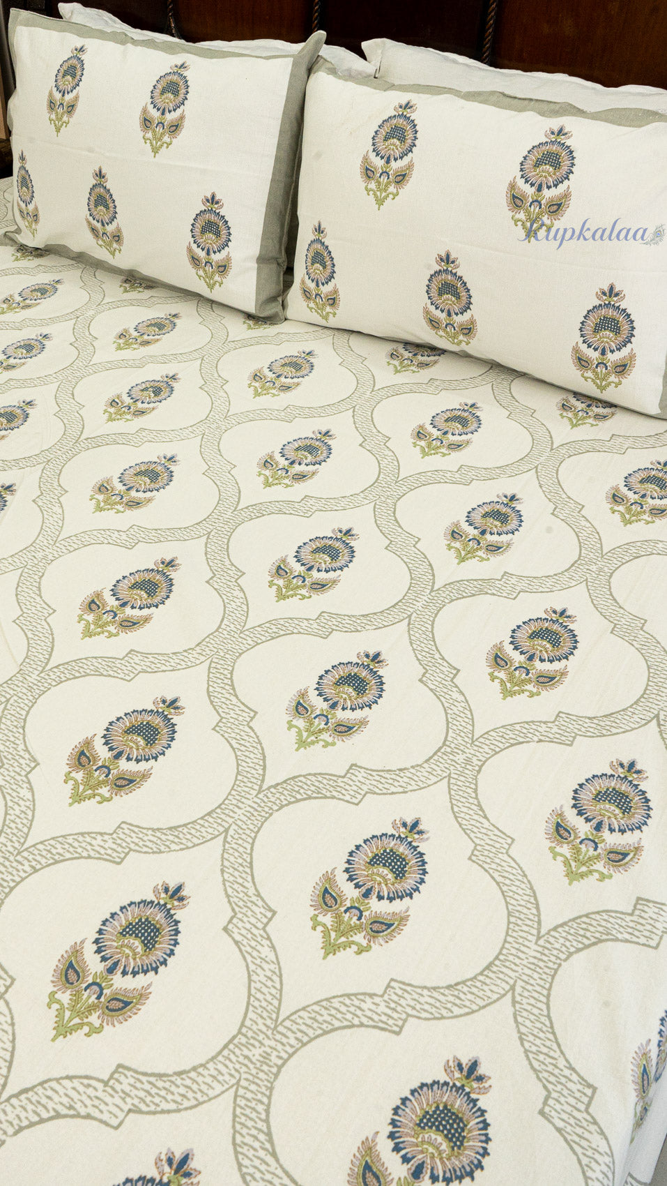 Dharti Gul Cotton Bedsheet with Two Reversible Pillow Covers