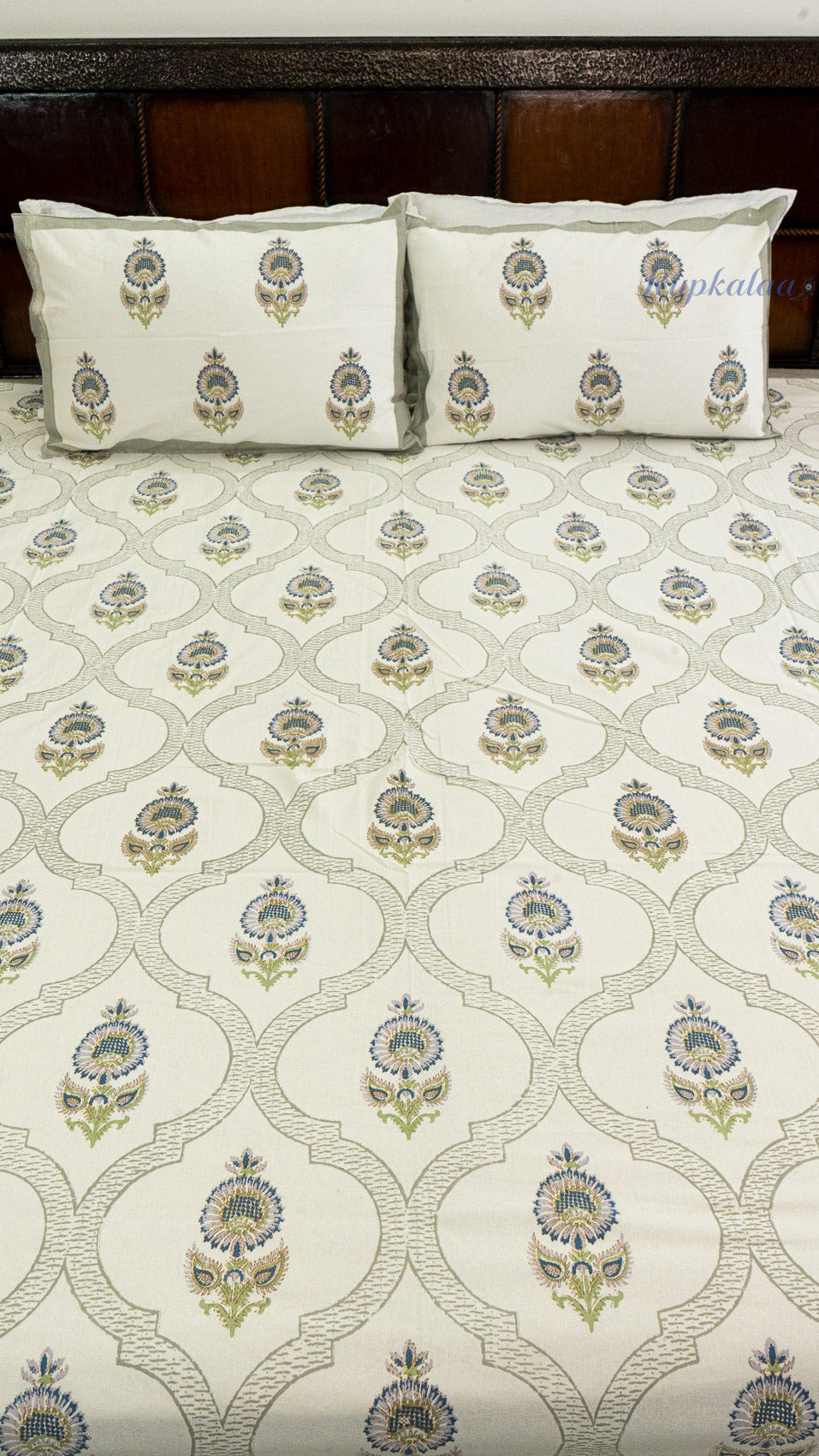 Dharti Gul Cotton Bedsheet with Two Reversible Pillow Covers