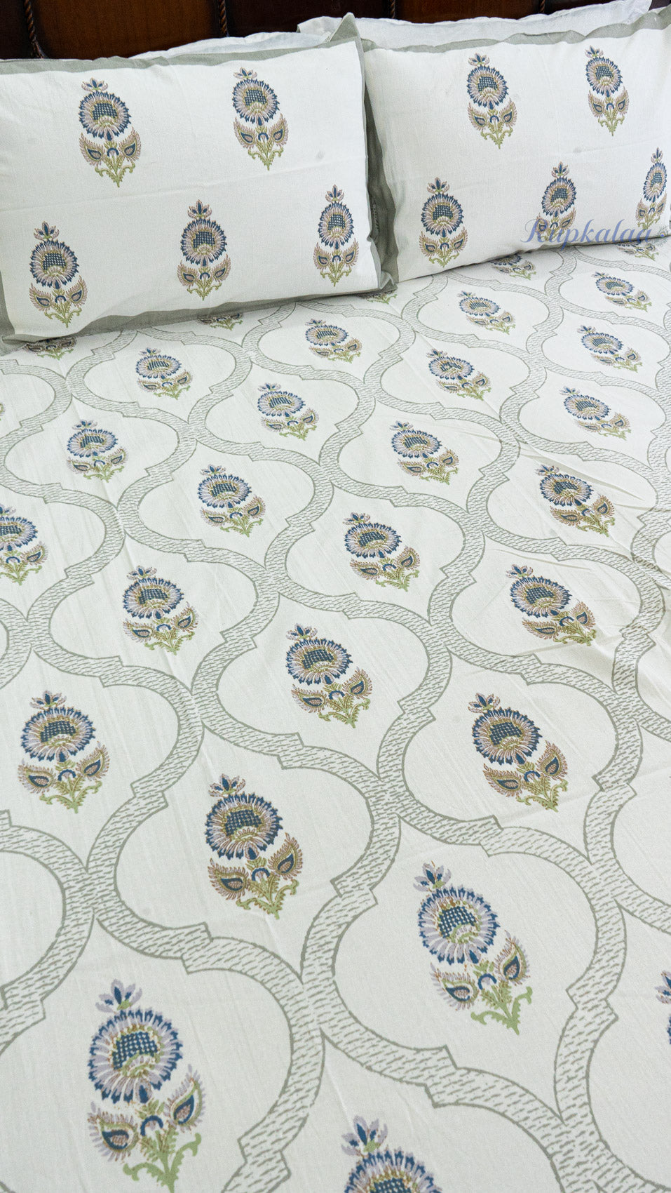 Dharti Gul Cotton Bedsheet with Two Reversible Pillow Covers