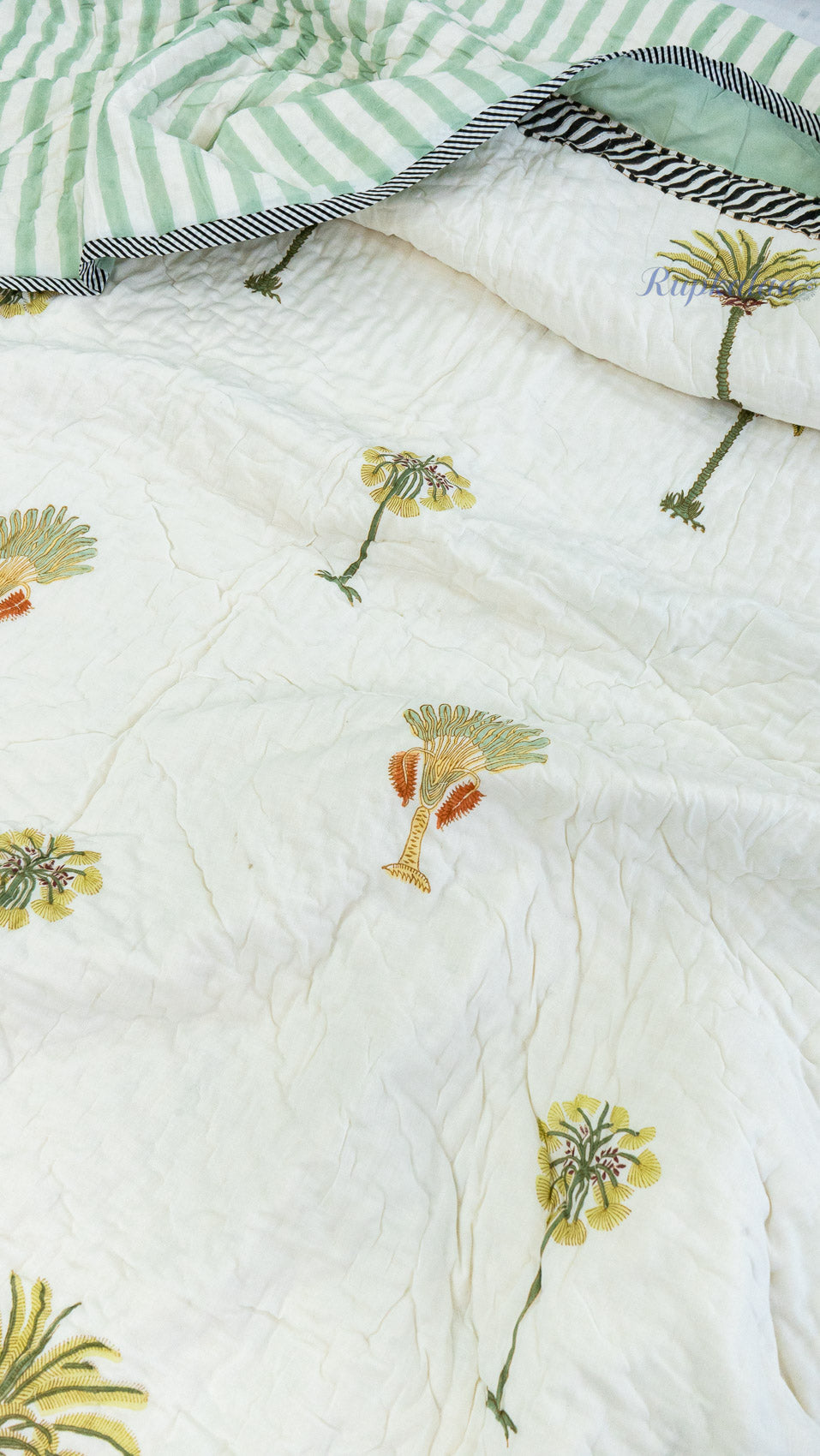 Palm Time Reversible Mulmul Single Quilt